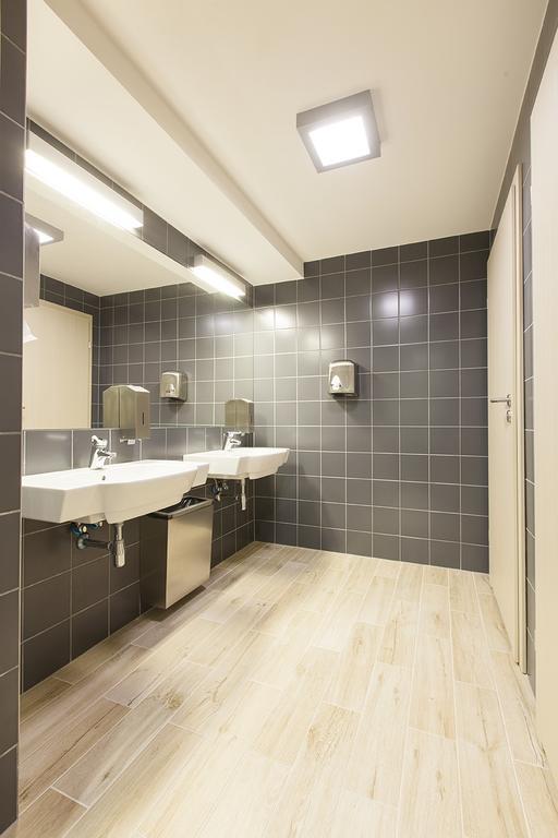 Inwest Osrodek Szkoleniowo-Wypoczynkowy Hotel Smardzewice Luaran gambar