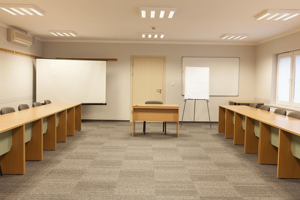 Inwest Osrodek Szkoleniowo-Wypoczynkowy Hotel Smardzewice Luaran gambar